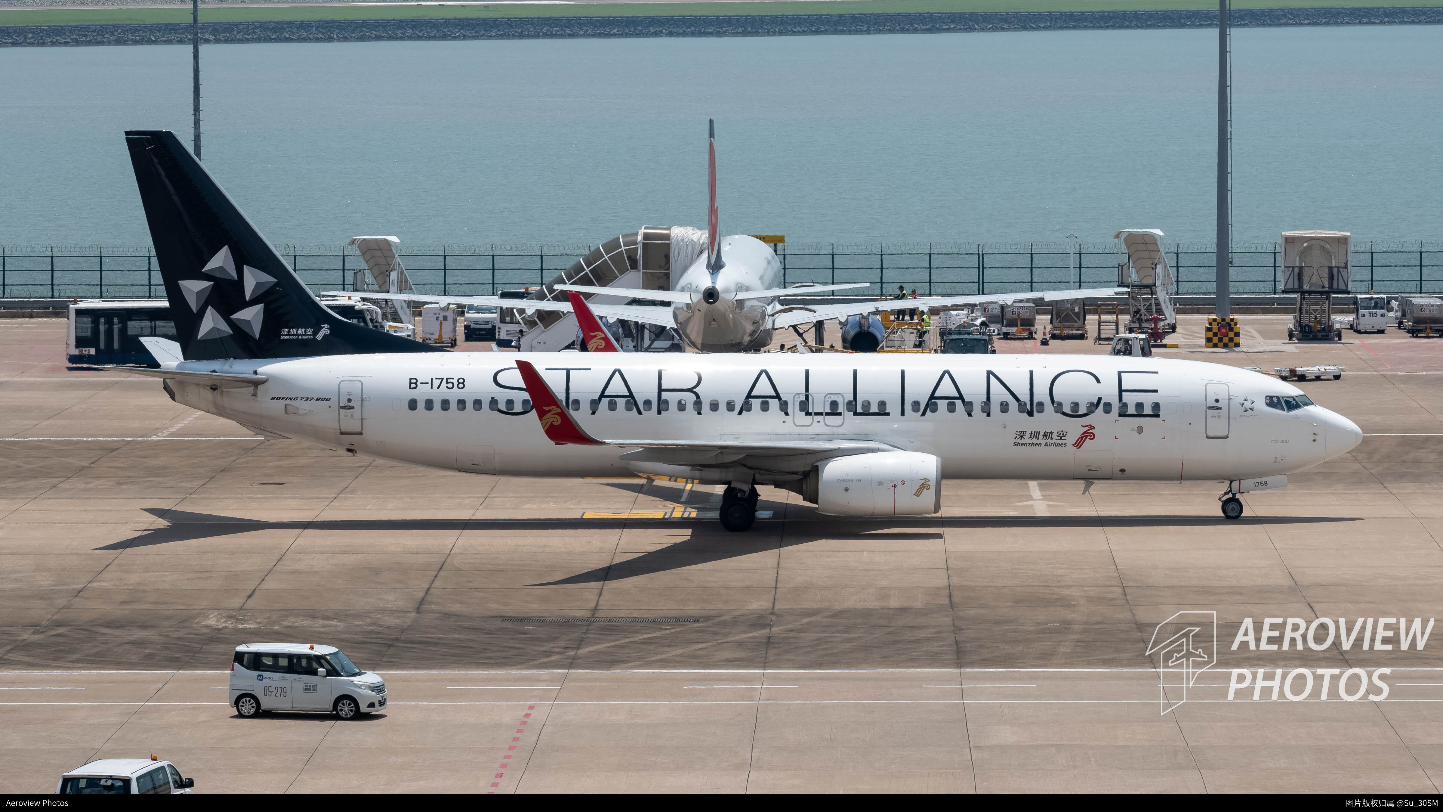 深圳航空 Boeing 737-87L