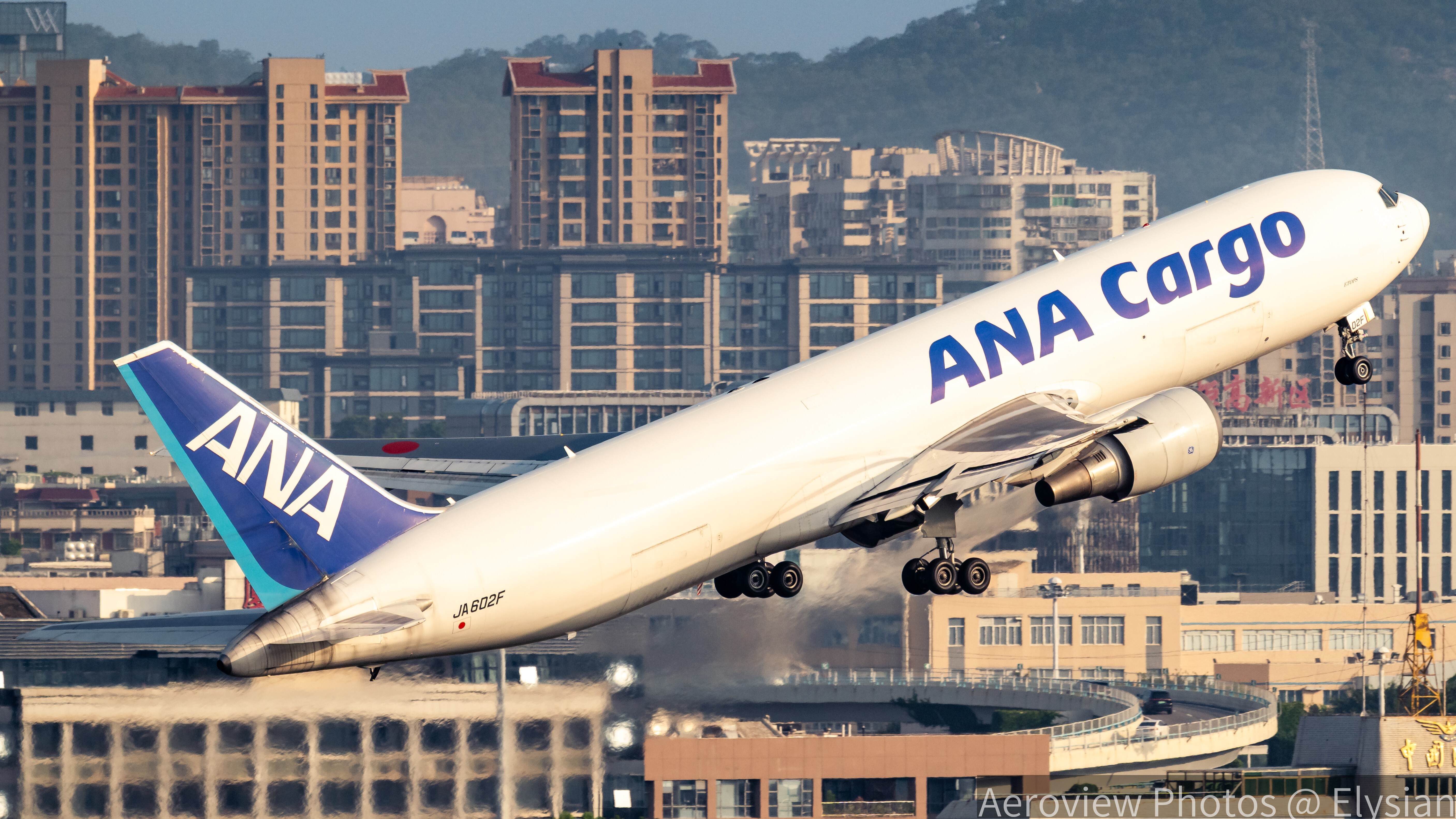 全日空 Boeing 767-381F