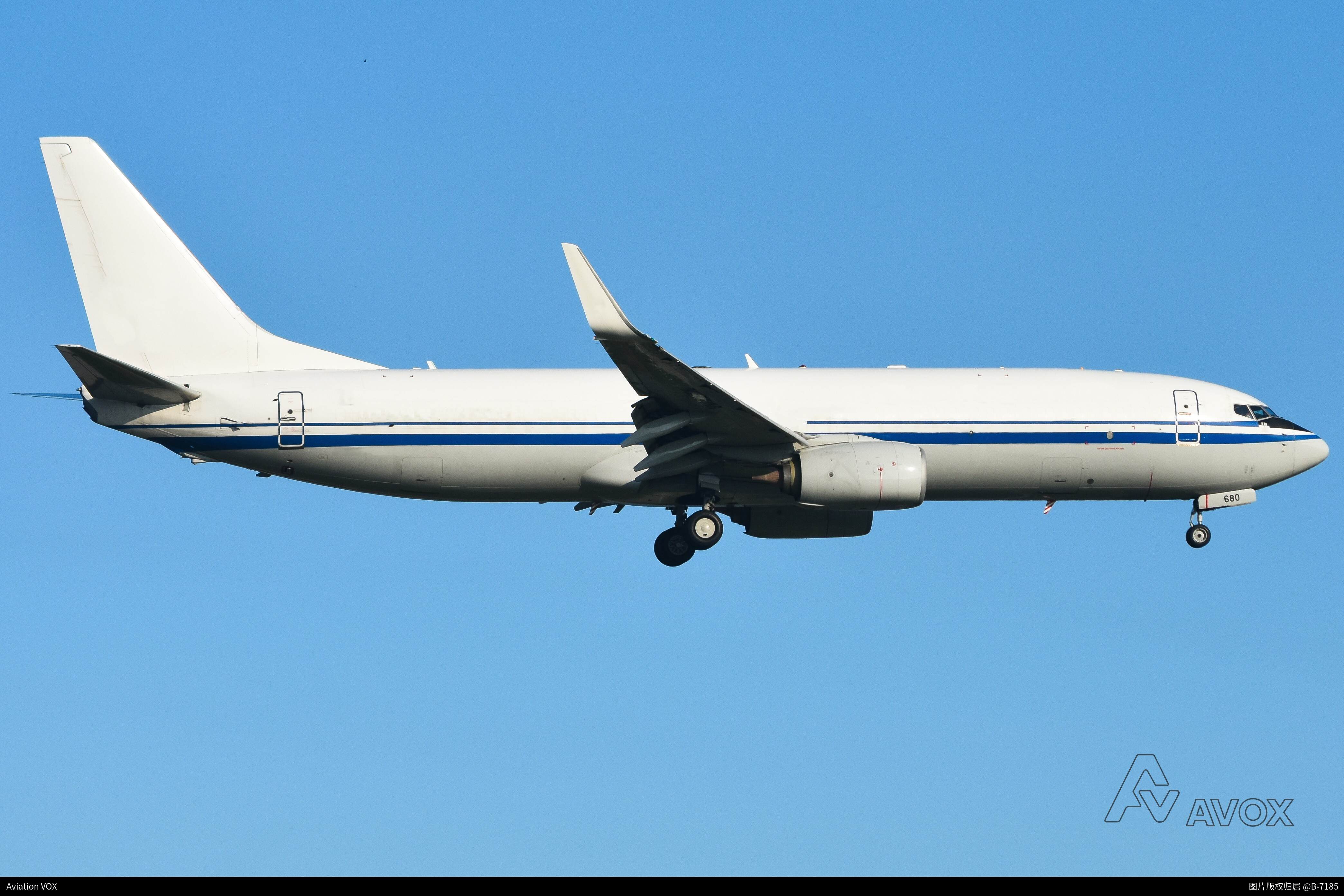 腰线航空 C919F