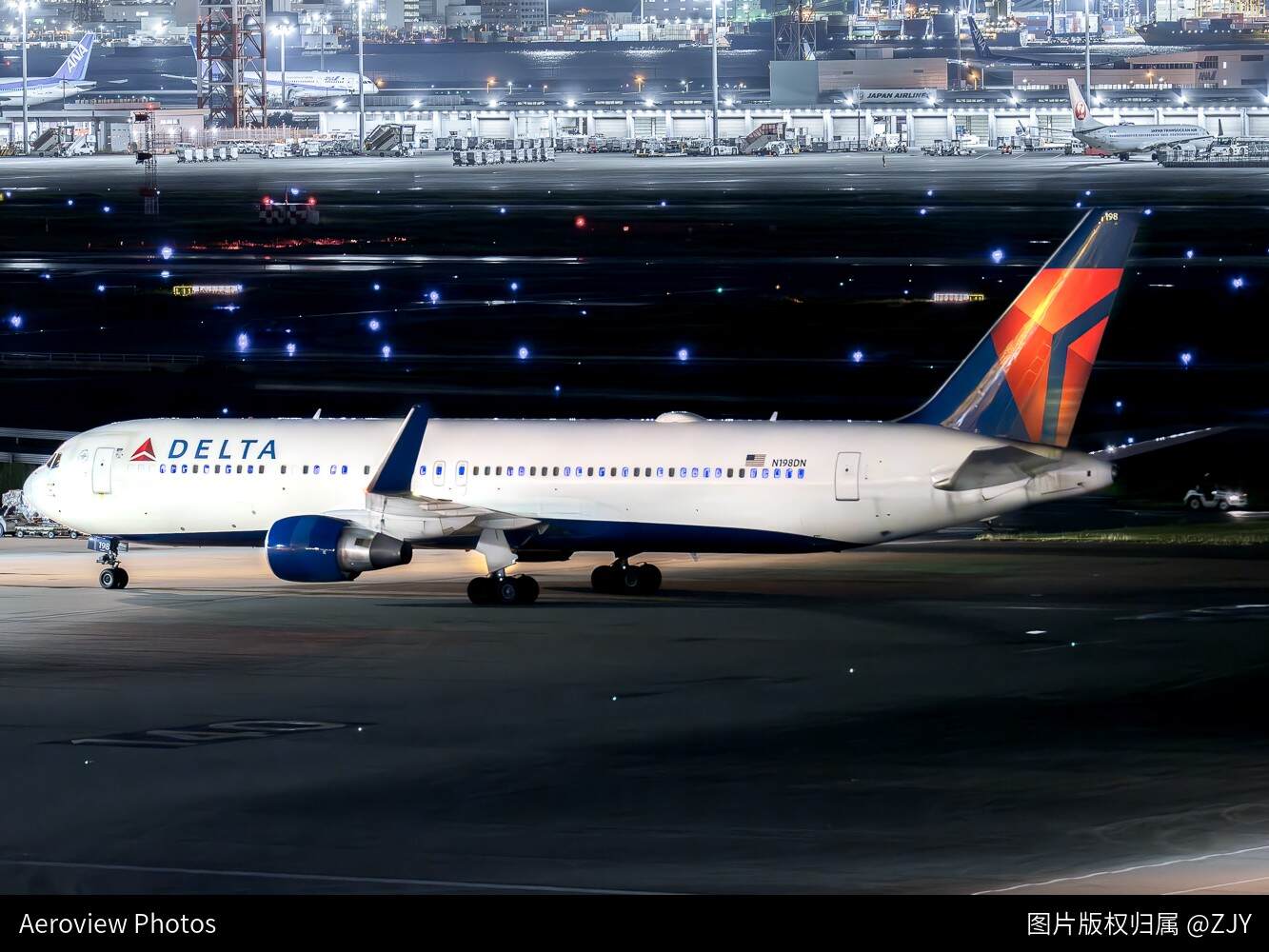 🥚霉 767-300