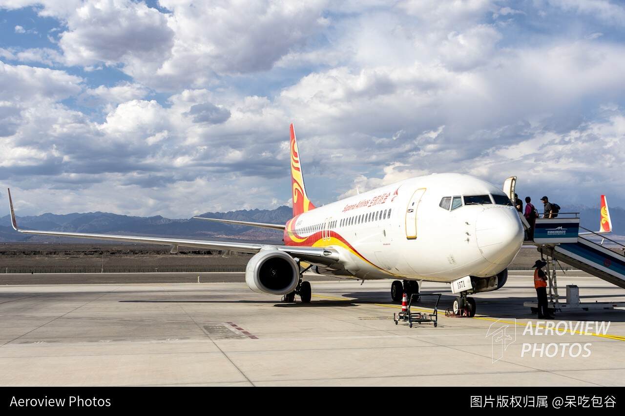 金鹏航空 737-8