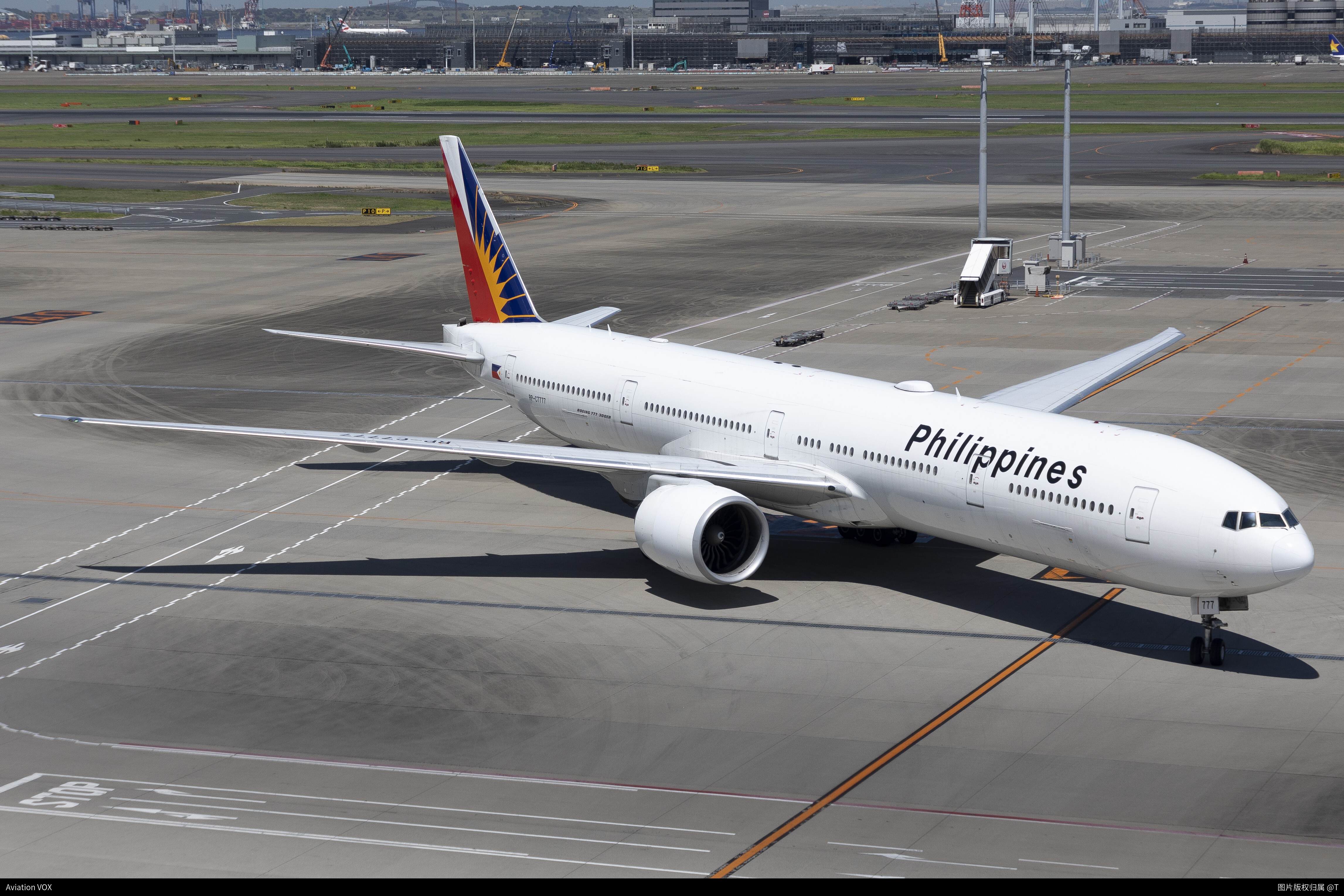 Philippine Airlines Boeing 777-36NER