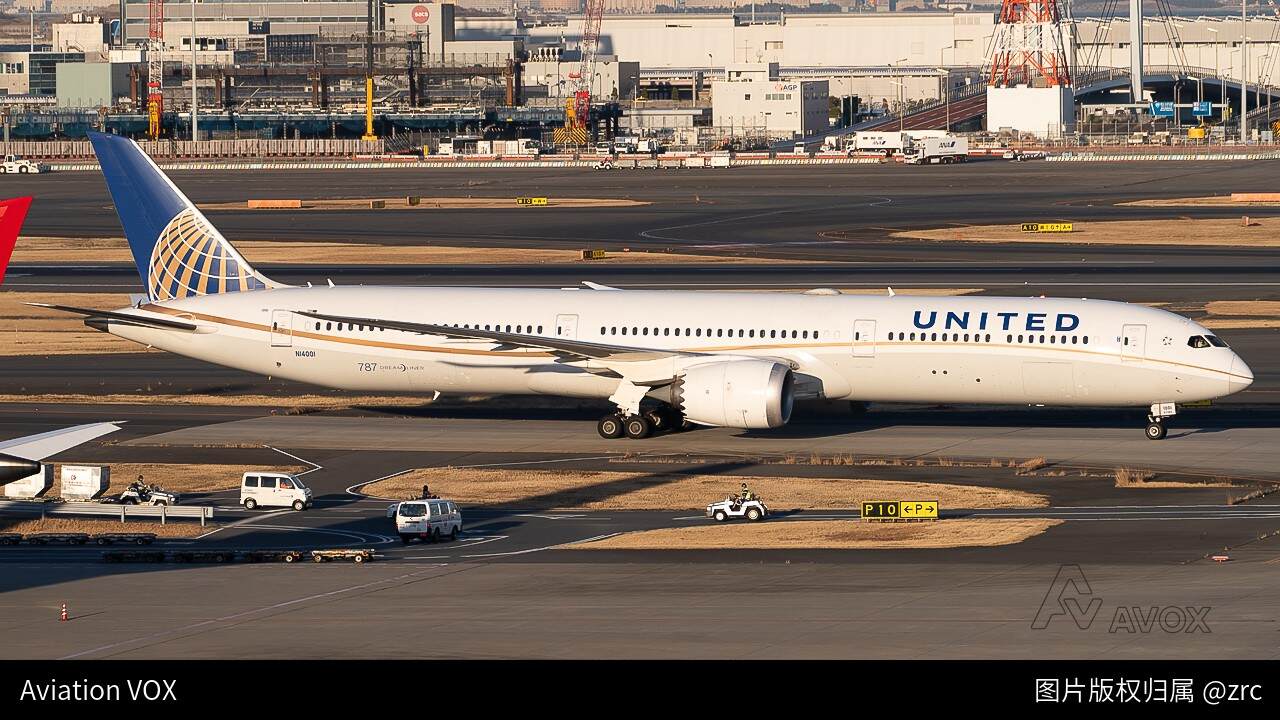 United Airlines Boeing 787-10