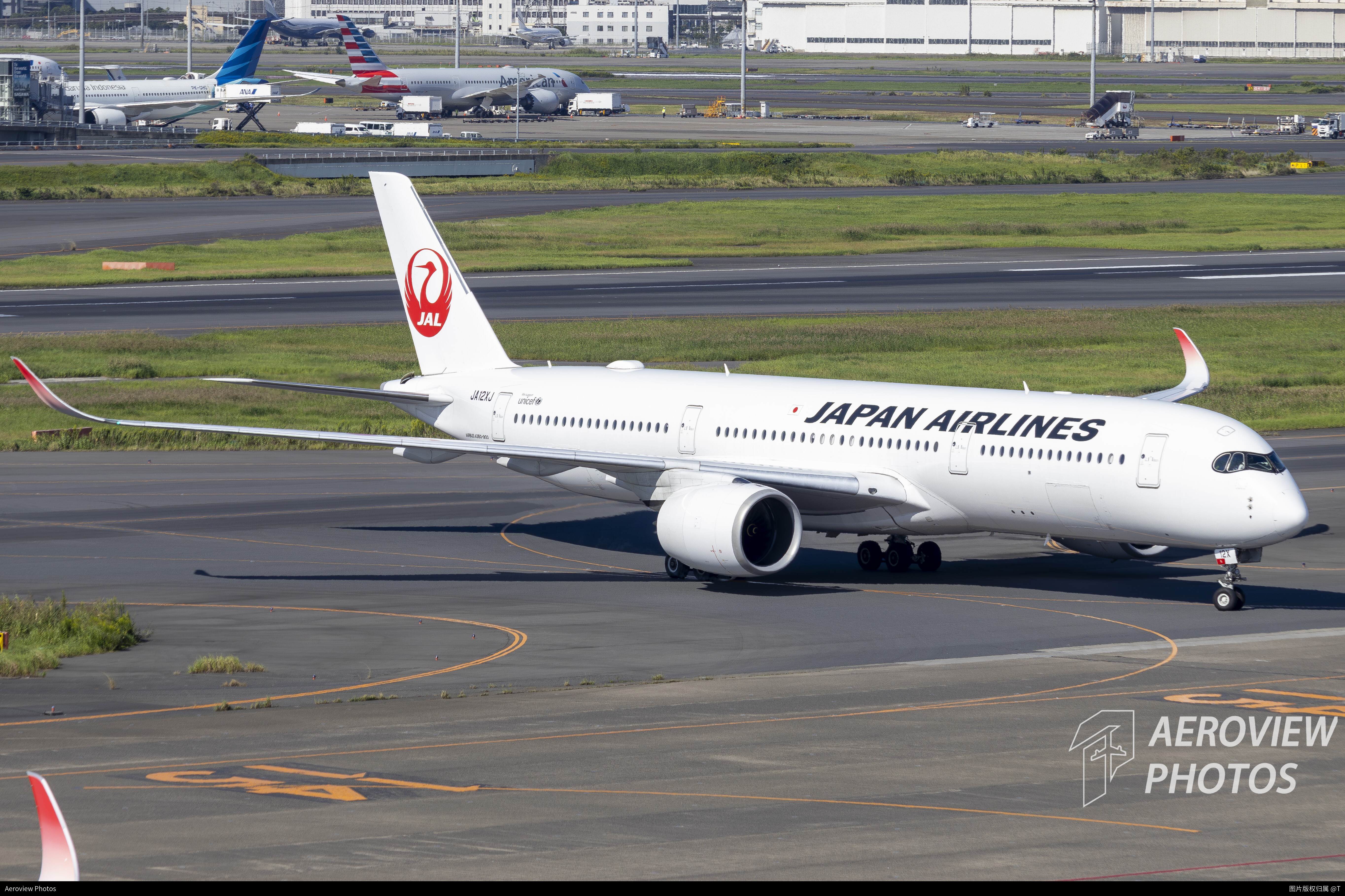  Japan Airlines (JAL) Airbus A350-941
