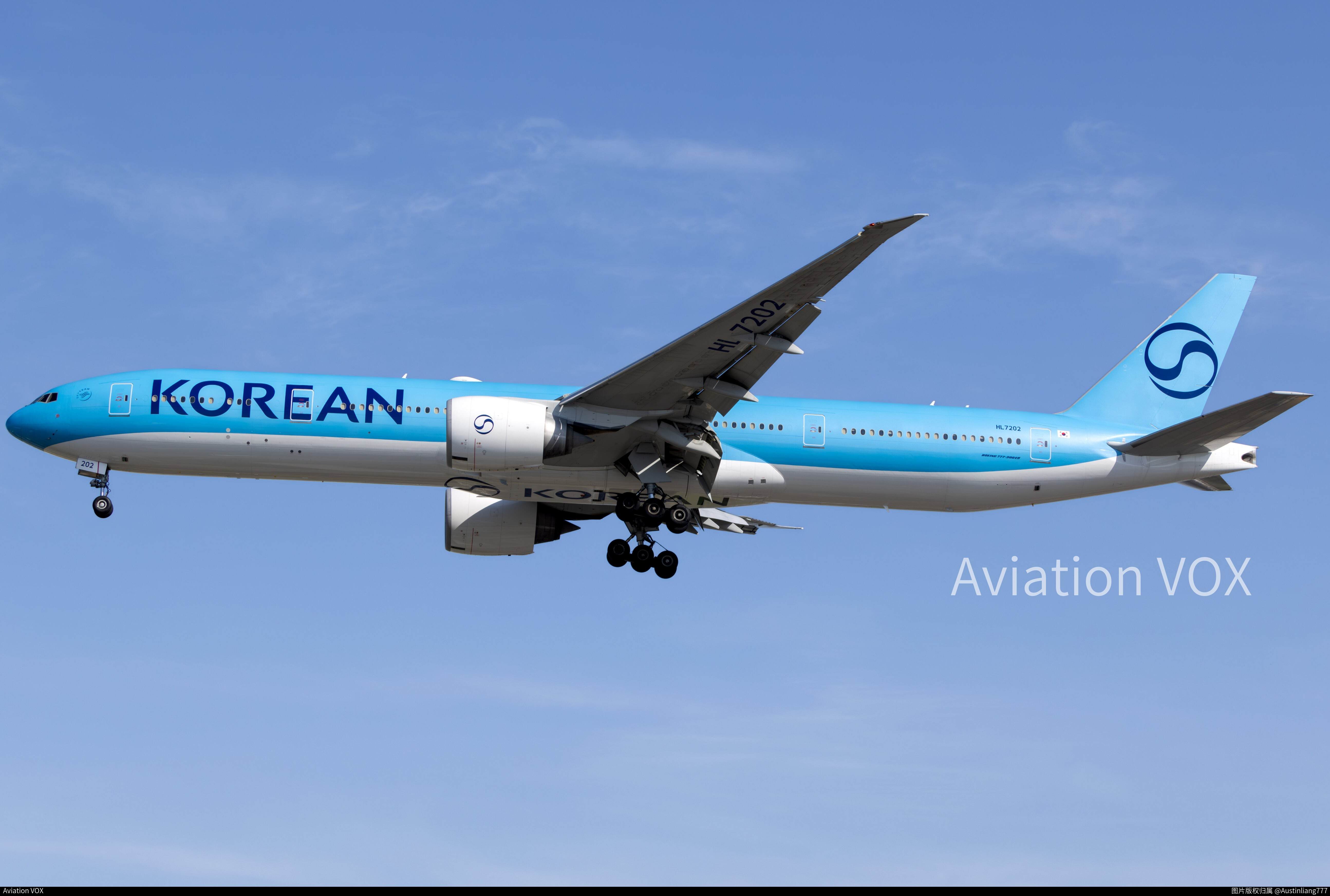 Korean Air Boeing 777-300(ER)